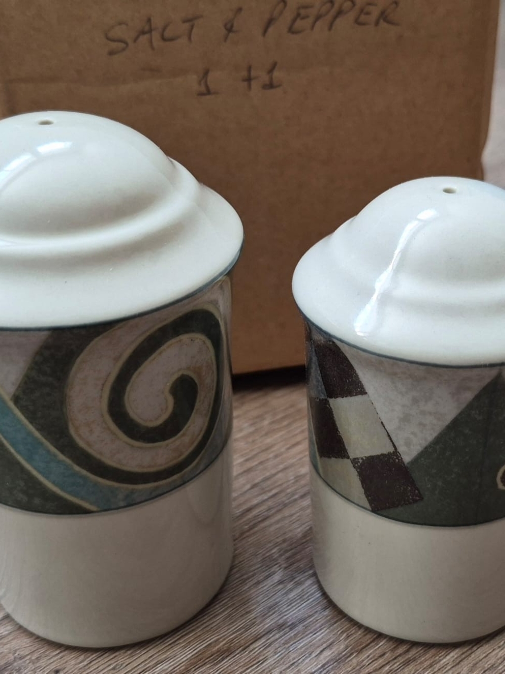 Cream Ceramic Salt and Pepper Shaker Set with Geometric Accent